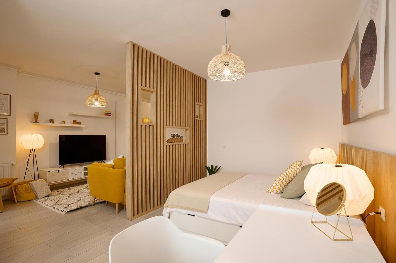 Moon Plaza Deluxe Studios Bucarest Extérieur photo