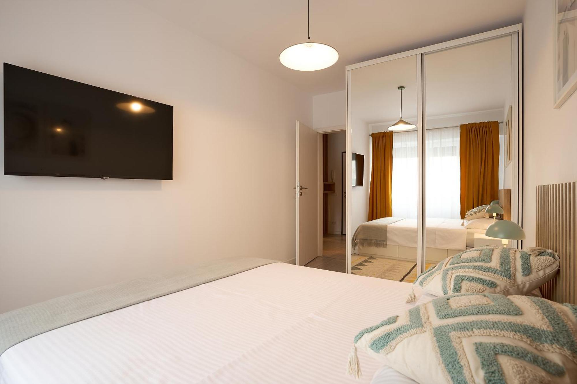 Moon Plaza Deluxe Studios Bucarest Extérieur photo